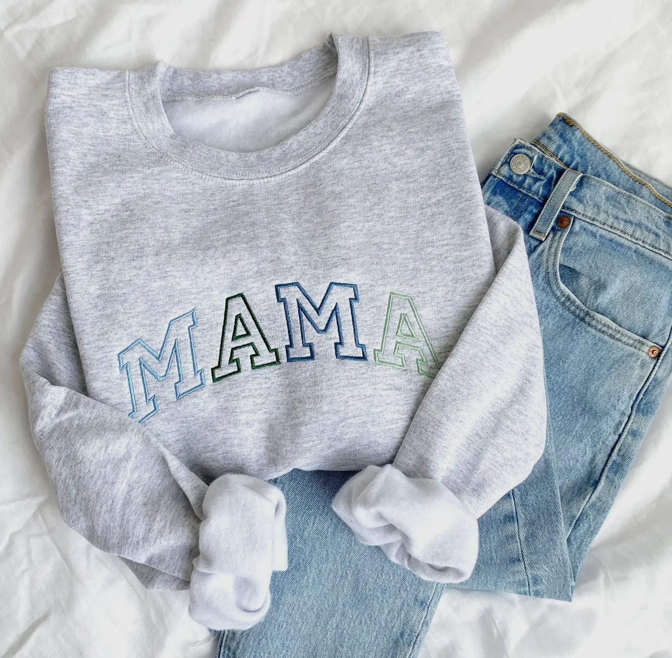 Cool tone embroidered MAMA crew