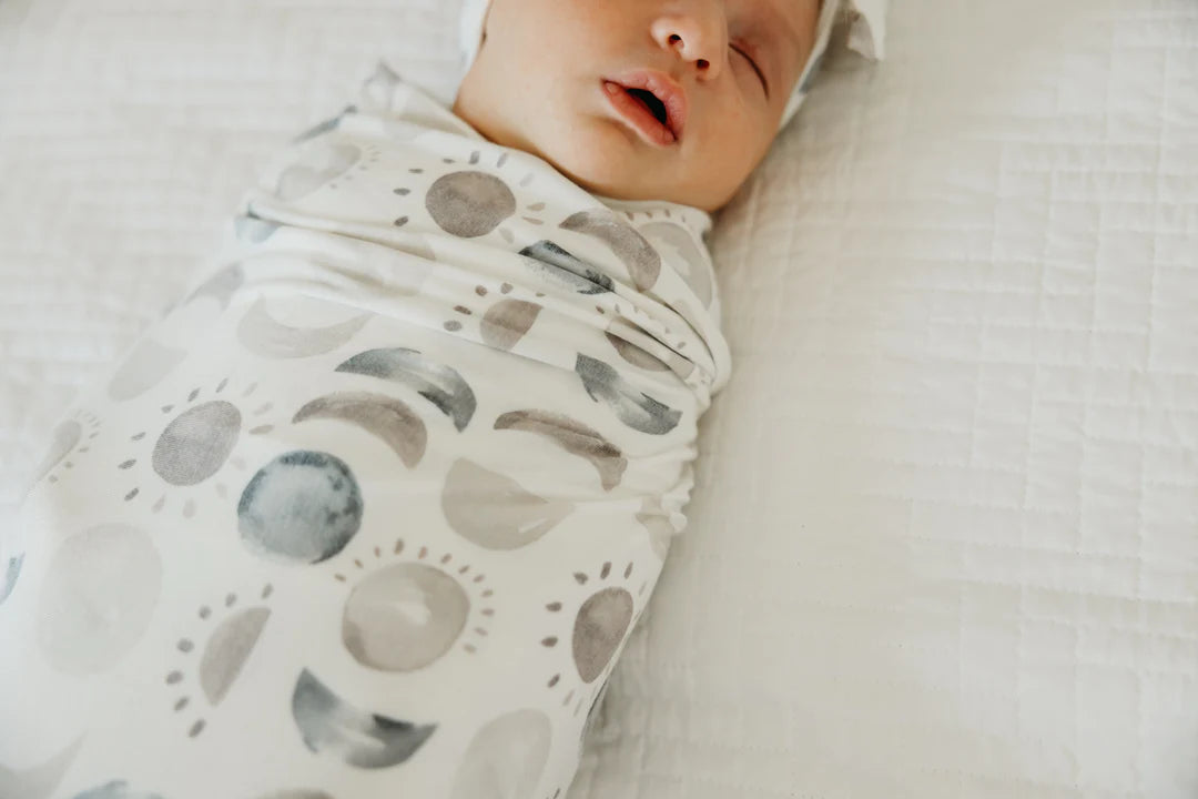 Eclipse swaddle